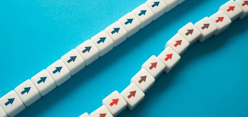 Two rows of white cubes with red and blue arrows on a blue background.